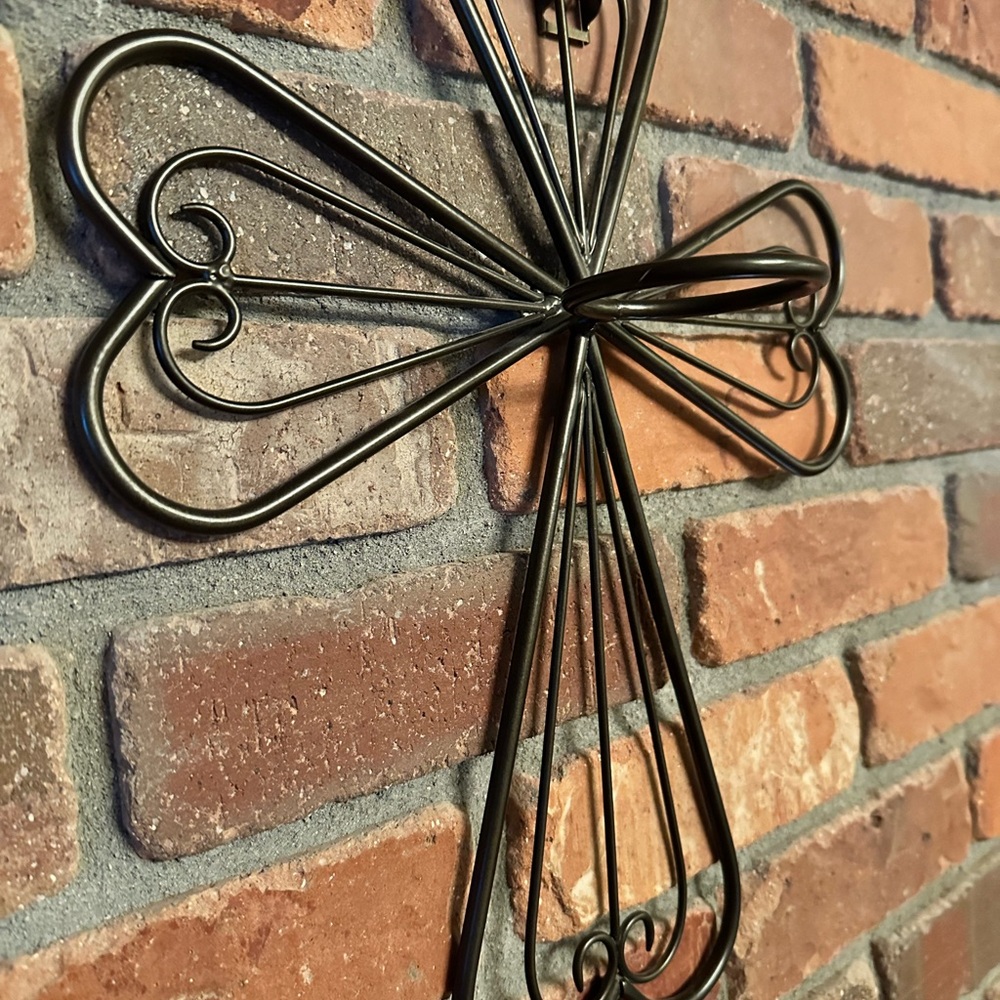 Partylite Elegant Black Metal Wall Cross Decor - Picture 2 of 3